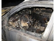 В Набережных Челнах ночью подожгли иномарку