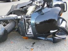 В поселке ГЭС мотоциклист сбил женщину, переходившую дорогу в неположенном месте