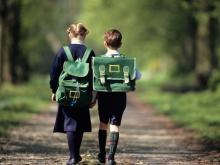 Школьники должны учиться до 1 августа, а отдыхать летом в августе-сентябре