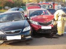 Двух человек увезли в больницу после столкновения иномарок