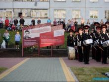 Кто повесил неграмотный баннер на бульваре?