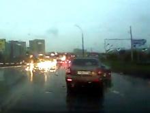 Пьяный водитель устроил 'встречу' автомобилей на мосту через реку Челнинка