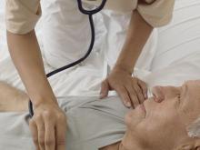 Медики проверяют сердца и сосуды у преподавателей ВУЗа