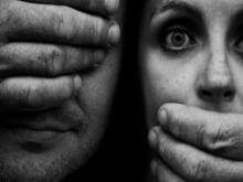 Жен и мужей бьют в 440 челнинских семьях