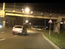 Дорожники насмешили водителей, установив знак не там, где нужно