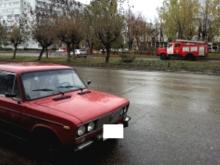 Молодой водитель сбил на пешеходном переходе женщину с ребенком на руках