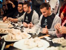 Чемпион Татарстана съедает 9 хинкали за минуту