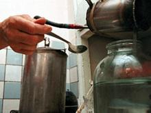 Инспекторы не могут унять самогонщицу в Менделеевском районе