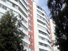 Двухлетний малыш заперся изнутри, оставив родителей на лестничной площадке в доме 11/14