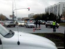 Один автомобиль сбил пенсионерку, другой по ней проехал