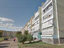 Девочки 13 и 3-х лет оказались запертыми на холодном балконе