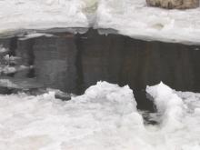 Нетрезвый челнинец утром провалился под лед - он шел на работу