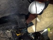 В поселке Сидоровка обгорел автомобиль на парковке у жилого дома