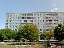 Житель поселка ЗЯБ вскрыл топором входную дверь квартиры, где заперся его 12-летний сын