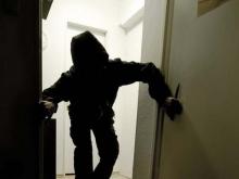 Находящийся в розыске житель Тукаевского района напал на спящих людей