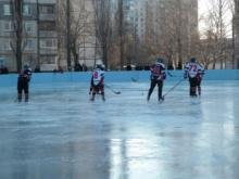 В Набережных Челнах будут залиты еще 2 катка и 33 хоккейных корта