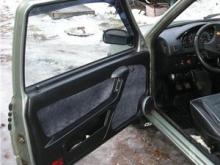 Молодые автомойщики из 5 автомобилей смогли угнать только один – найдя в бардачке ключи…