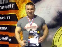 Рустем Сагдиев выжал лежа штангу в 220 кг и стал вторым на Кубке Азии
