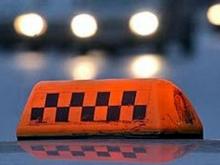 Таксист в Набережных Челнах присвоил себе сумку пассажирки с 9 тысячами рублями