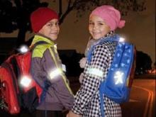 Нужны ли ребенку фликеры на одежде?