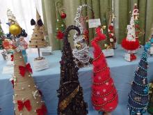 Как нестандартно украсить новогоднюю елку