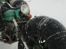 На реке Кама возле села Новый Мелькен, двое рыбаков на мотоцикле провалились под лед