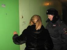 Пьющая мать отметила зарплату водкой и ананасами