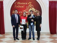 Еще 132 семьи в Набережных Челнах получили сертификат на материнский капитал