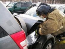 На мосту через Каму столкнулись на автомобилях мужчина и женщина