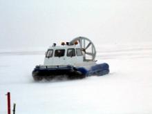 Рыбаки валят деревья, чтобы попасть на камский лед