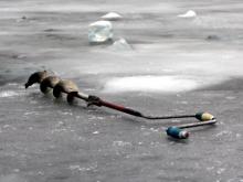 Рыбак из поселка ЗЯБ провалился под лед из-за сброса воды на нижнекамской плотине