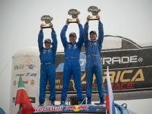 Экипаж Антона Шибалова получил свои трофеи за победу в африканской гонке