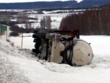 На трассе в Альметьевском районе перевернулся газовоз