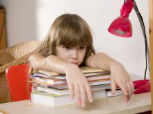 Дети жалуются в полицию на родителей, которые заставляют их учиться