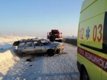 ВАЗ-2111 вылетел с трассы в кювет. У пассажира, возможно, перелом позвоночника