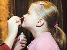 Зачем врачи рекомендуют маски и оксолиновую мазь?