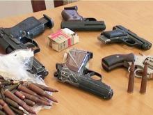 330 жителей города Набережные Челны решили разоружиться и сдали свои стволы в полицию