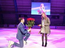 Евгений Милованов сделал предложение руки и сердца в перерыве хоккейного матча