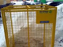 УК 'Строим будущее' установила в 36-м комплексе урны для раздельного сбора мусора