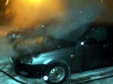 У безработного челнинца ночью в 5-м комплексе Нового города подожгли  «Приору»