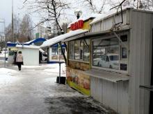 Продавец 'фанфуриков' не выдал фамилию хозяина киоска, но в исполкоме ее знают