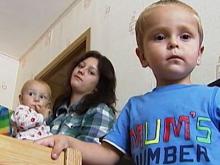 Беженцев с Донбасса лишили бесплатного проживания и питания