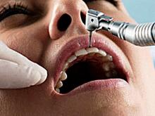 Стоматолог вернул деньги пенсионерке после вмешательства Госалкогольинспекции