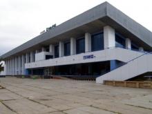 В бассейне «Дельфин» люди 10 минут плавали в темноте - короткое замыкание