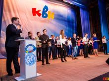 Кто лучше всех сыграл в КВН? Учителя, чиновники, строители и нефтяники