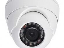 Видеокамеры помогли поймать 2 воров, обходивших квартиры с носками на руках