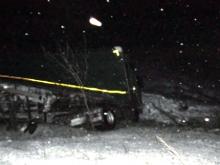 На трассе Елабуга - Ижевск съехала в кювет фура из Москвы: возможно, дорогу будут перекрывать