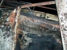 Ночью возле дома 45/02 сгорел металлический киоск с хозяйственными товарами 