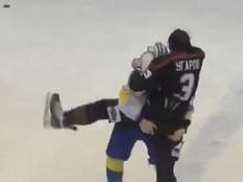 Заключительный матч серии между ХК 'Спутник' и ХК 'Челны' закончился массовой дракой