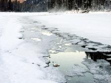 МЧС сообщает координаты опасных промоин в излюбленных местах рыболовов 